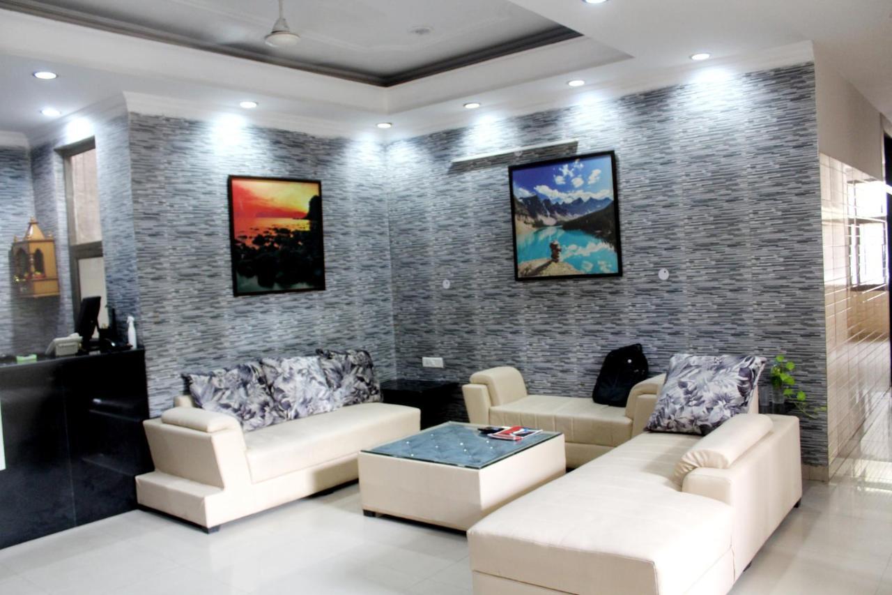 Hotel Trio Residency Near Noida City Center Eksteriør bilde