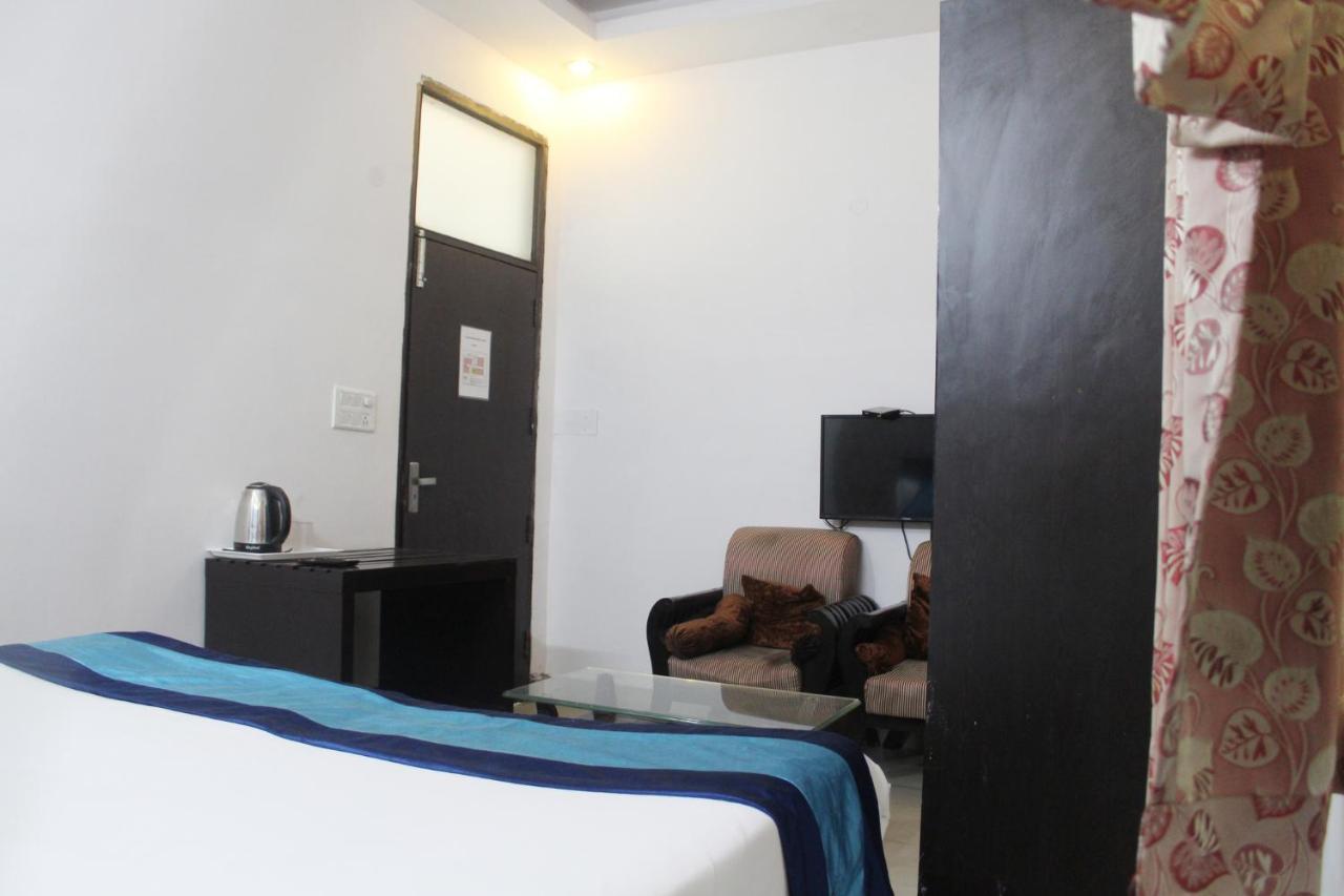 Hotel Trio Residency Near Noida City Center Eksteriør bilde