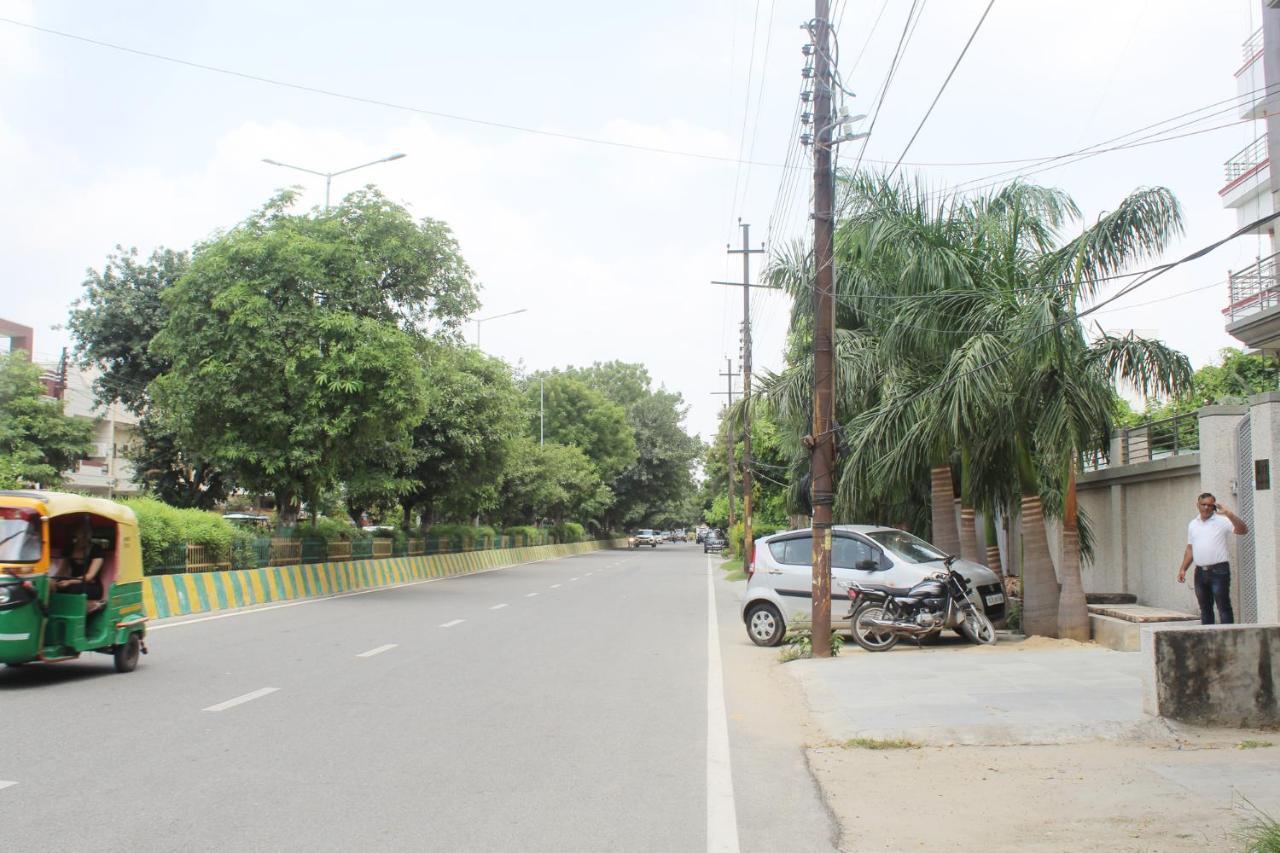 Hotel Trio Residency Near Noida City Center Eksteriør bilde